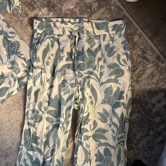 Two piece set - Picture 5 of 7